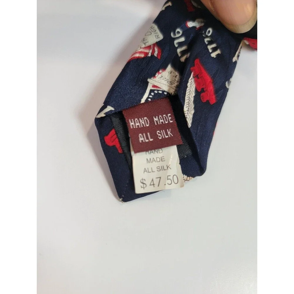 Museum Artifacts Silk Tie Patriotic 1776 Bill of Rights Flag Novelty Necktie USA